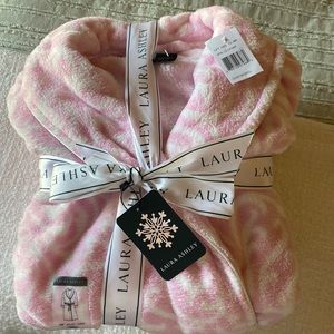 Robe Pink Plush